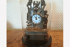 CLOCHE-EN-VERRE-PENDULE-REGULE