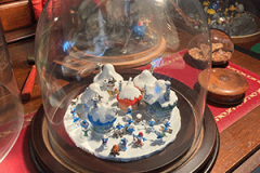 SOUVENIRS-DENFANCE-SOUS-CLOCHE-EN-VERRE